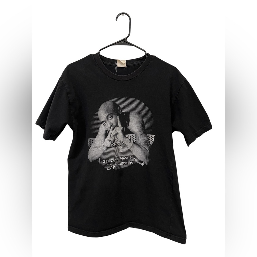 Black Graphic Tupac Quote T-Shirt – Size M – Minor Flaw